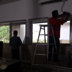 pemasangan-roller-blind pemasangan roller blind