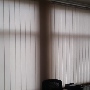 vertical blind bekasi pemasangan vertical blind kantor bekasi
