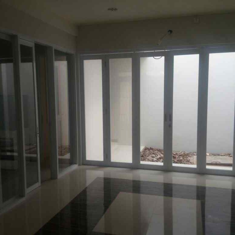 Jasa pemasangan aluminium Jasa pemasangan aluminium