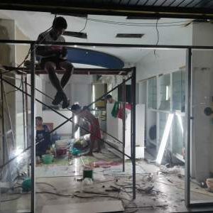 Proses renovasi apotek century ragunan Proses renovasi apotek century ragunan